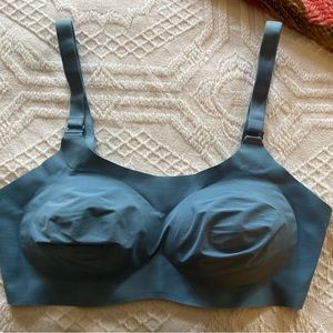 Knix Evolution wireless reversible/convertible bra
